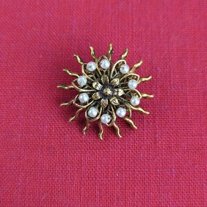 Absolutely ADORABLE Little Brooch!
